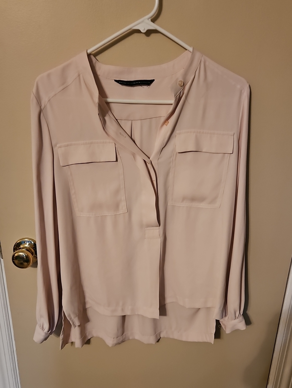 White House Black Market Pale Pink V-Neck Button-Front Blouse